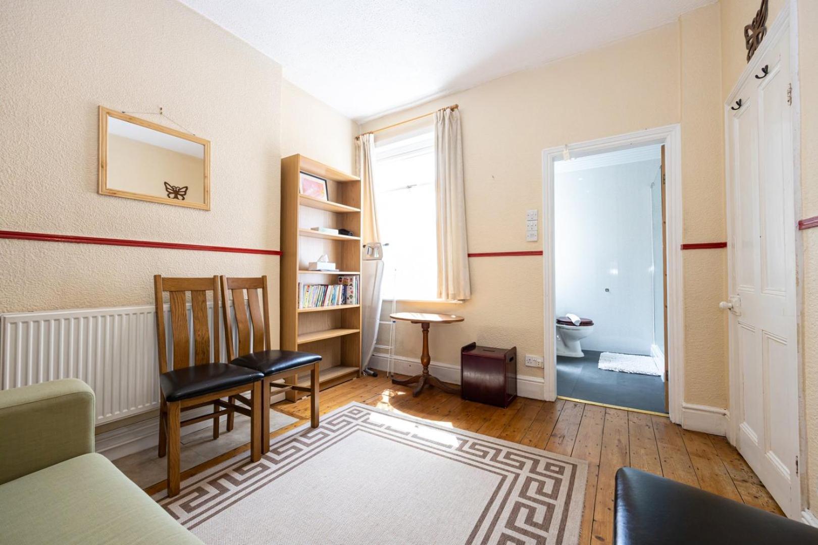 Guestready - Enchanting Life In Gorse Hill Manchester Esterno foto