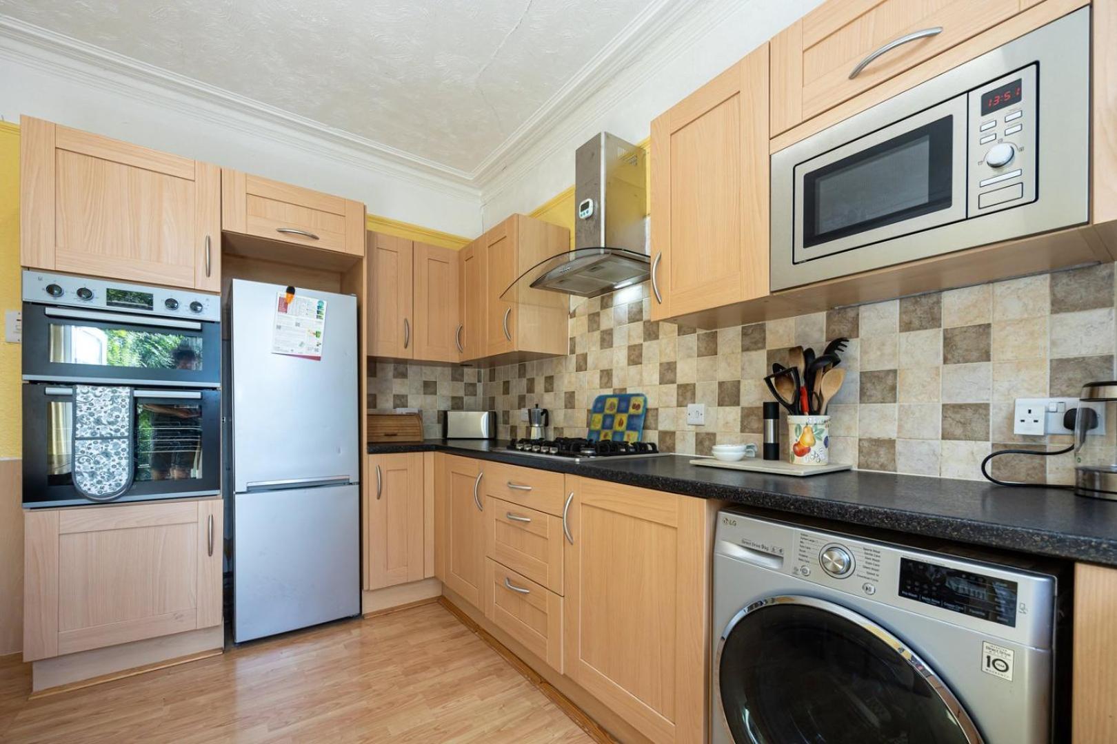 Guestready - Enchanting Life In Gorse Hill Manchester Esterno foto