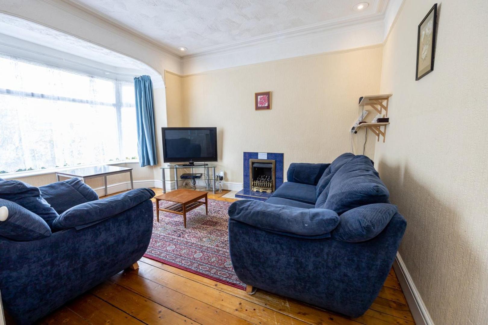 Guestready - Enchanting Life In Gorse Hill Manchester Esterno foto
